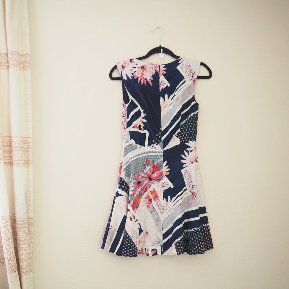 !! French Connection Floral Patchwork Sleeveless Skater Dress sz US 2 - Picture 7 of 8